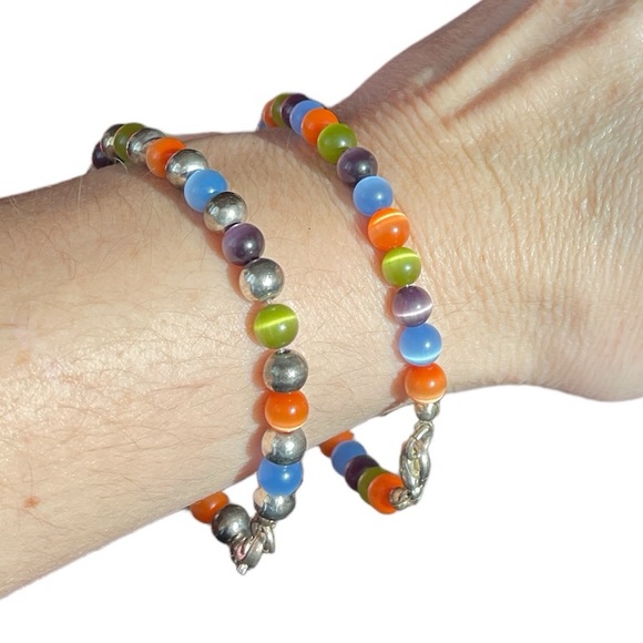 Pair of Multi-Colored Moonglow Beaded and Silver Tone Lobster Claw Bracelets - Picture 4 of 6